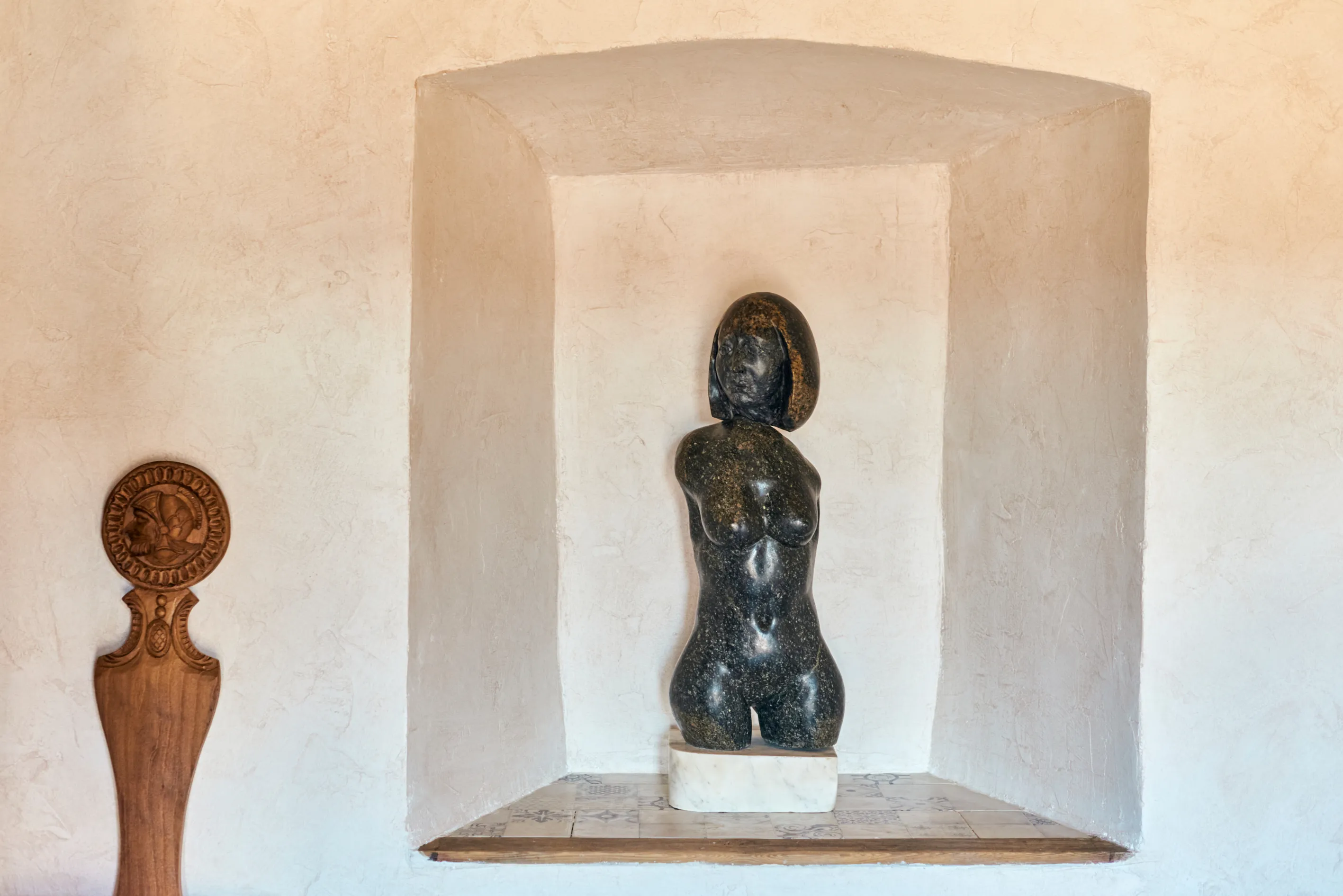 Escultura en una hornacina