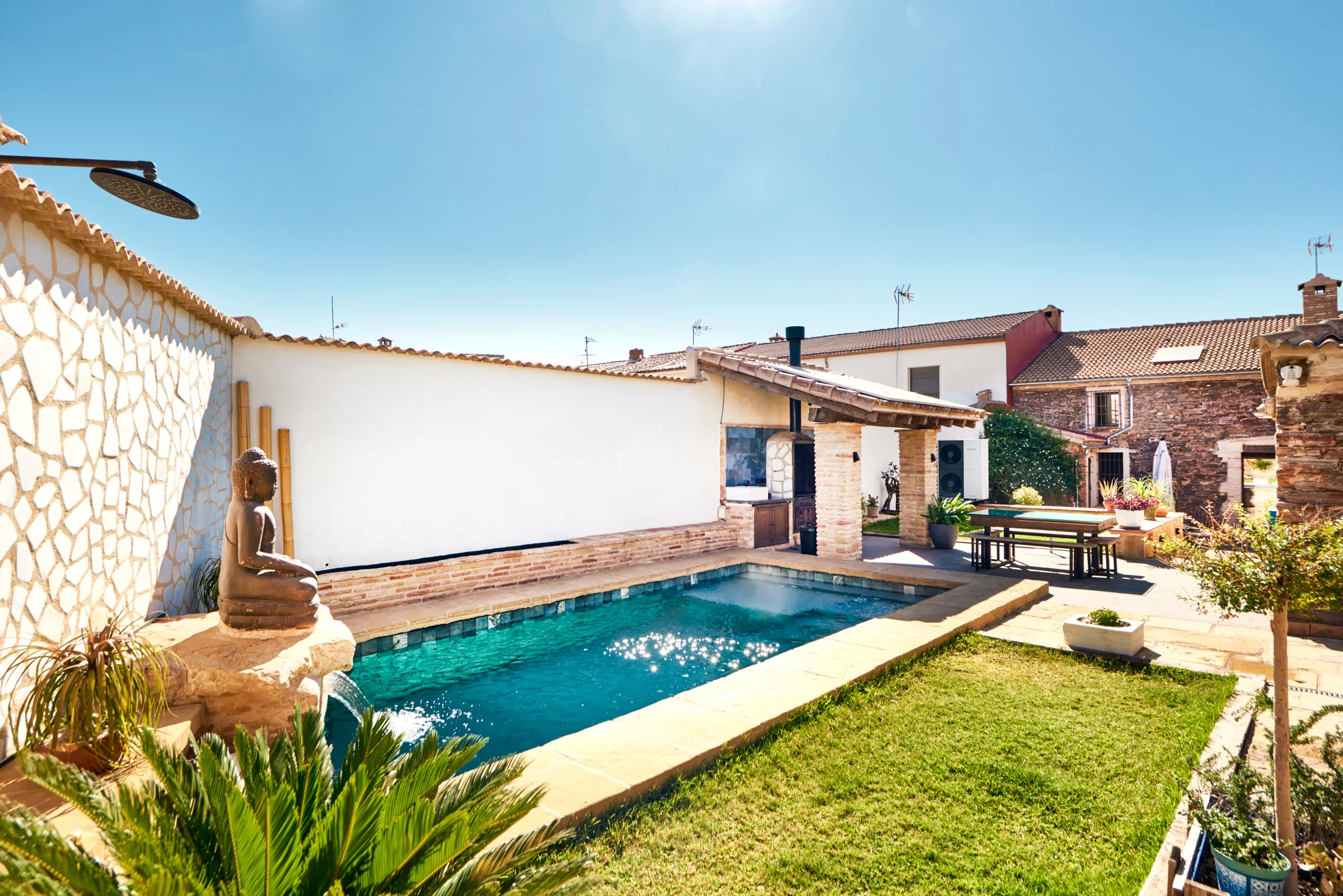 Piscina al sol